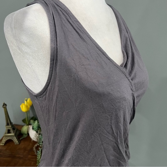 Banana Republic Sleeveless Top - Picture 4 of 14